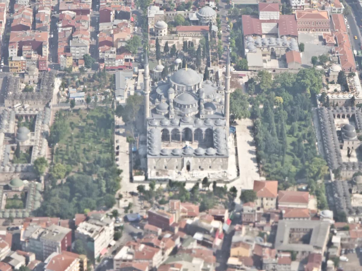 Tarihi Kazlıçeşme Fatih Camii ve Çeşmesi (1453)