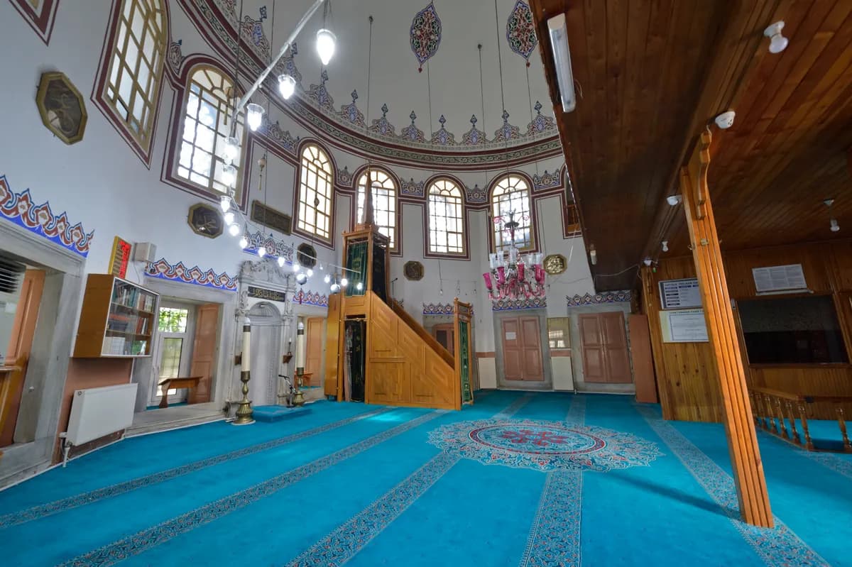 Tarihi Köprülü Mehmed Paşa Camii