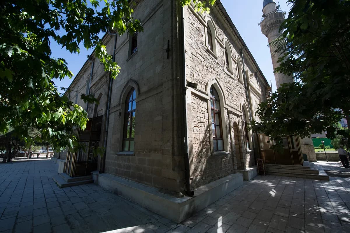 Tarihi Kutlubey Camii (Ulu Cami - 1429 Hamidoğulları Mirası)