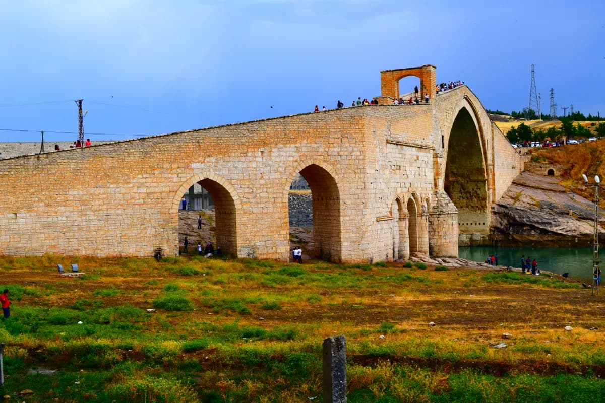 Tarihi Malabadi Köprüsü
