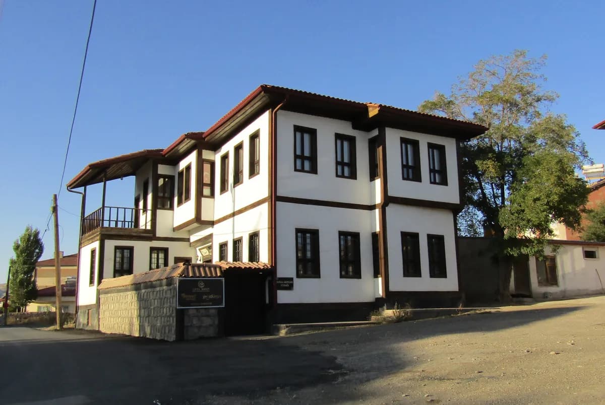 Tarihi Mirza Mercan Konağı