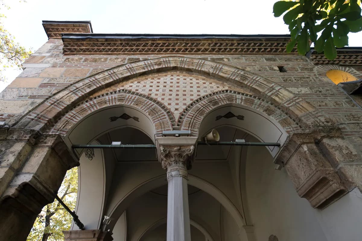 Tarihi Orhan Gazi Camii