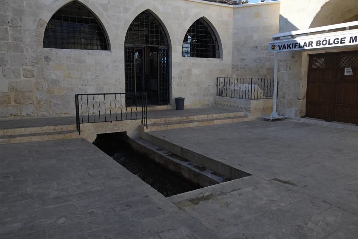 Tarihi Pazar Camii ve Hamidoğulları Kitabesi