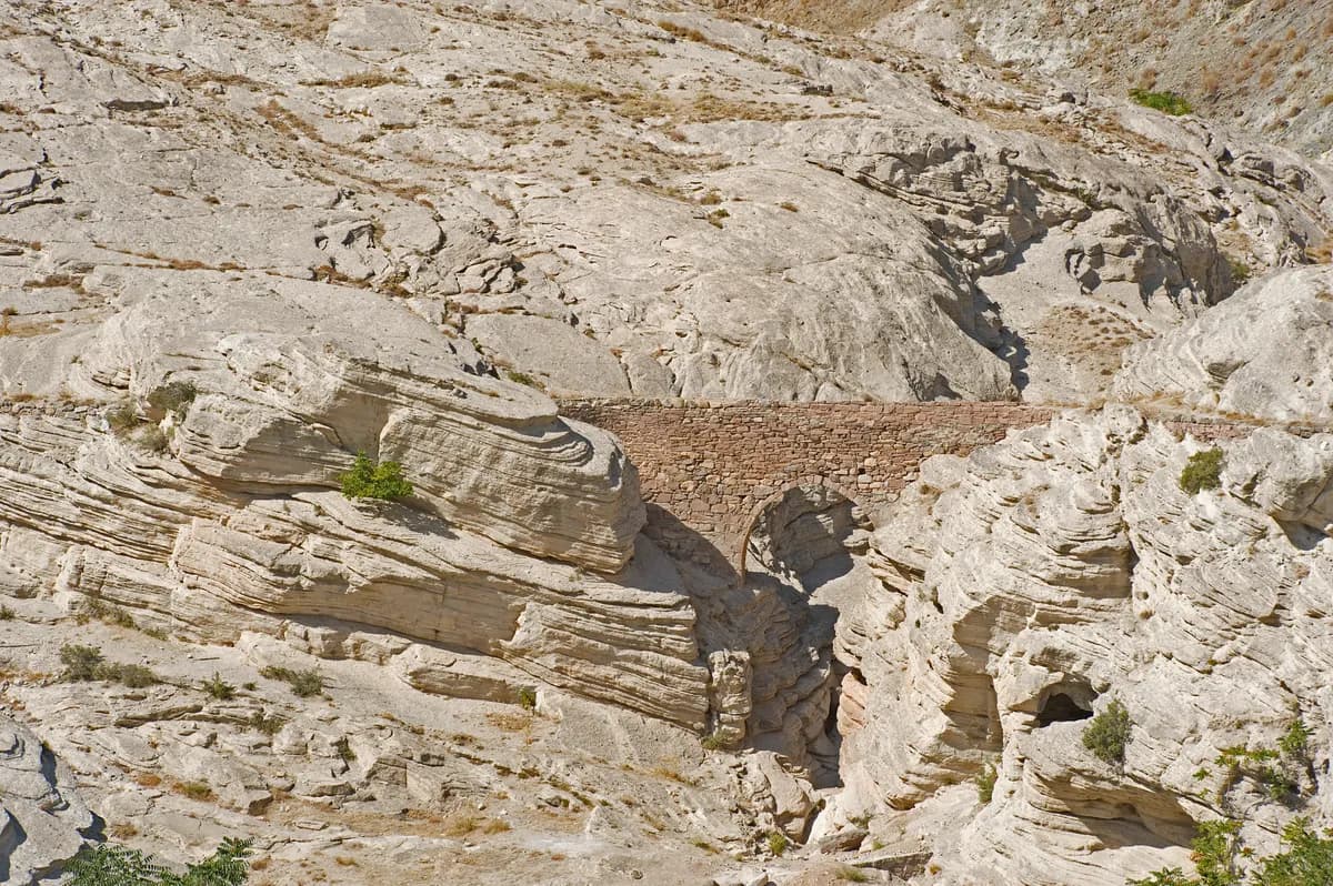 Tarihi Selendi Taş Köprü (Selendi Çayı)