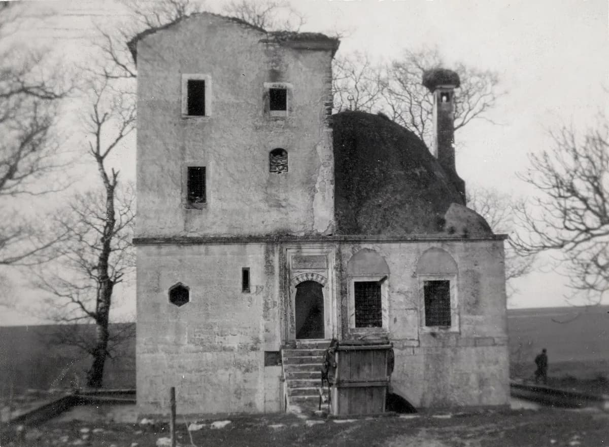 Tarihi Siyavuş Paşa Kasrı (Havuzlu Köşk - 16. Yüzyıl)