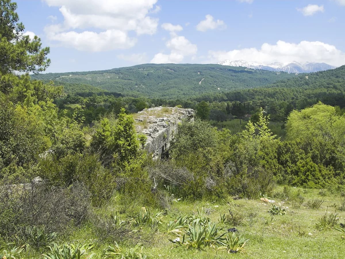 Tarihi Ulaş Taş Kemer Köprüsü