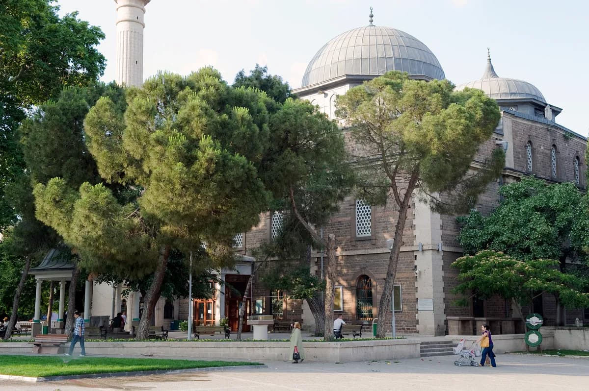 Tarihi Zağnos Paşa Camii & Külliyesi (M.S. 1461 Fatih Vezir-i Azamı)
