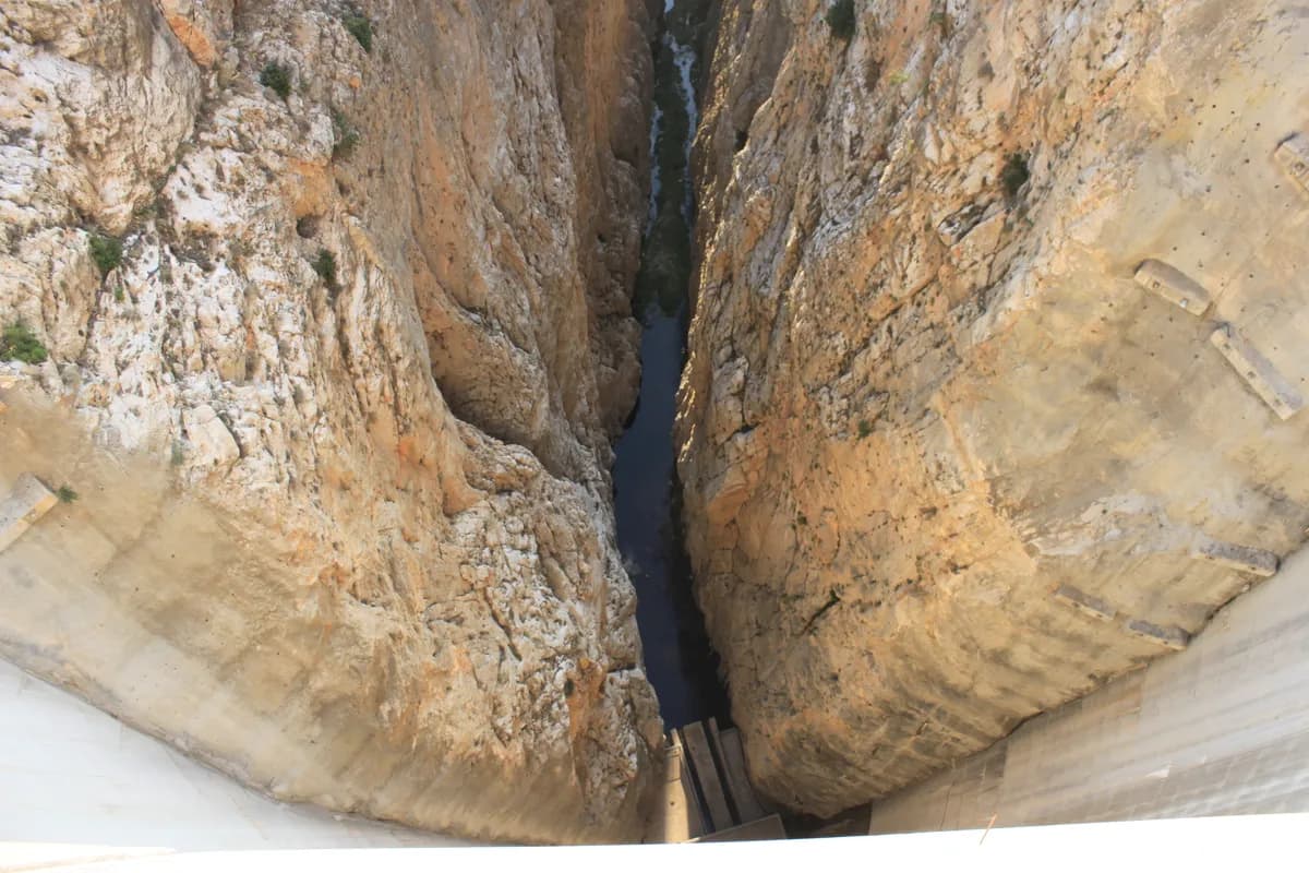 Yapraklı Barajı & Kanyon Baraj Gölü